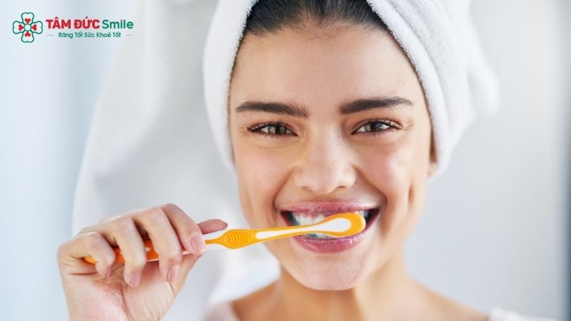 dental-implant-cleaning-tools-2