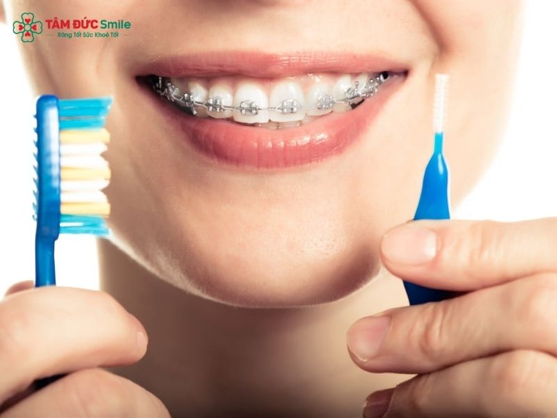 Đánh răng đúng cách là cách phòng ngừa hôi miệng khi Abc87 tải ứng dụng hiệu quả