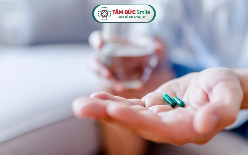 Sau khi nhổ răng khôn, Quý khách có thể uống thuốc theo chỉ định của ABC8 đường link chính thức để giảm đau, giúp vết thương mau lành