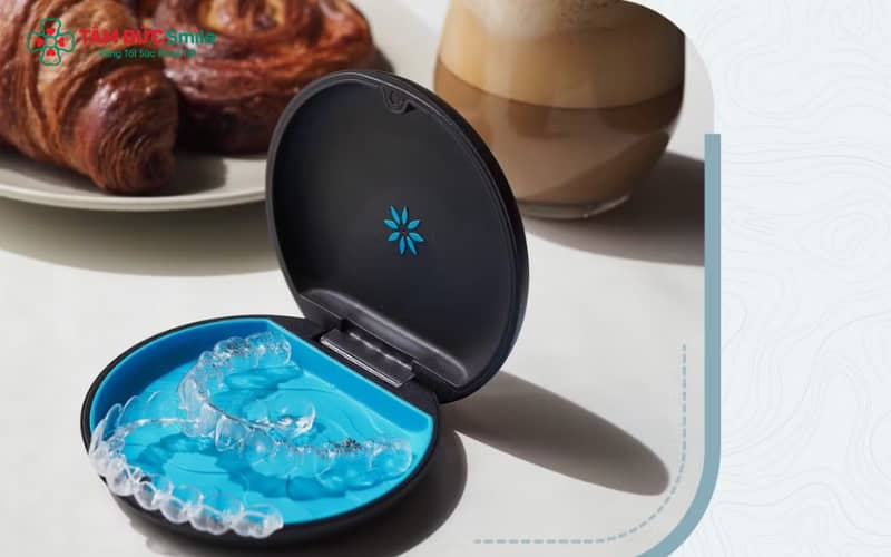 Hàm duy trì Invisalign ổn định tối đa, bền lâu và gần như vô hình khi sử dụng