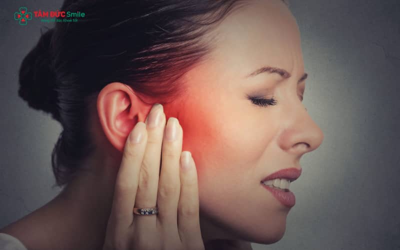 Chống cằm là nguyên nhân phổ biến gây bất cân xứng hàm do tác động lực không đồng đều