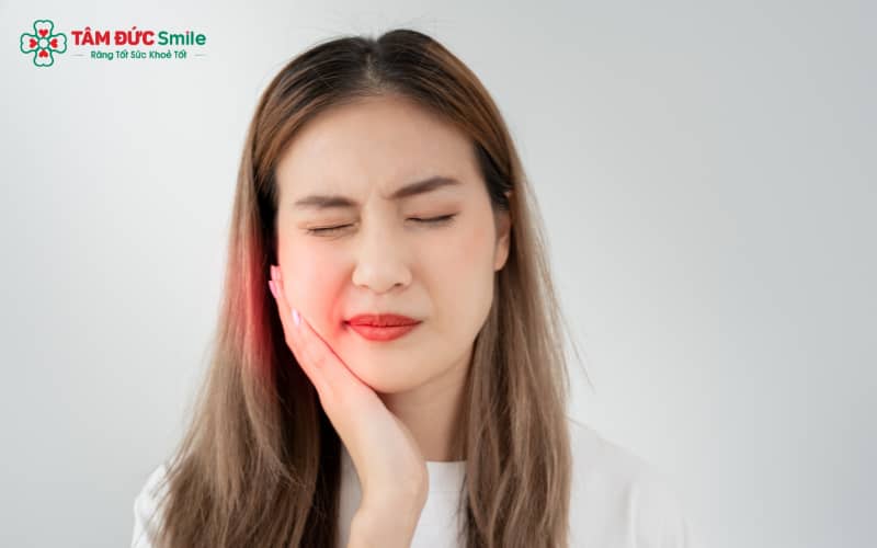 Sâu răng được xem là yếu tố phổ biến nhất gây ra những cơn đau nhức khó chịu