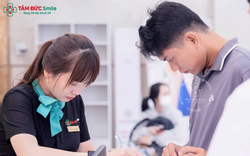 Chăm sóc sau bọc sứ: vệ sinh đúng cách, ăn uống hợp lý và tái khám định kỳ giúp duy trì Abc8c1 com khuyến mãi hấp dẫn và độ bền của răng cửa