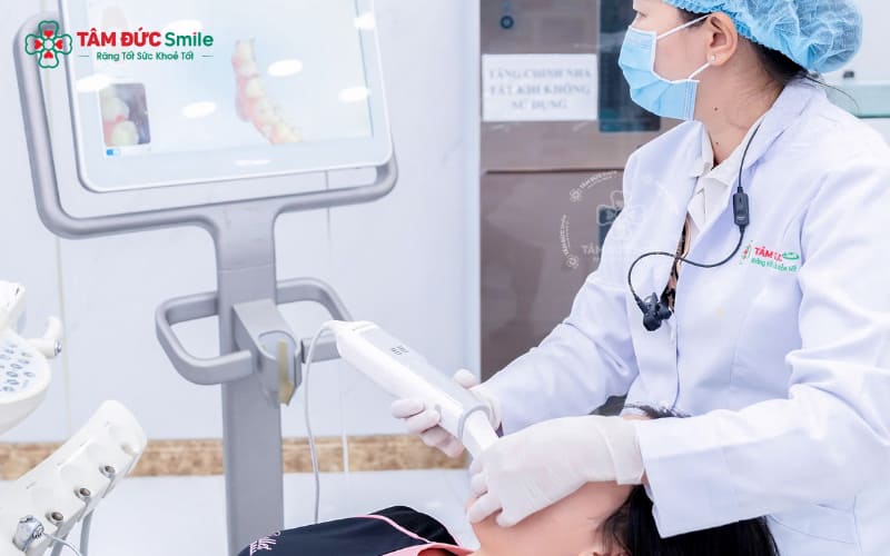 Bọc sứ cho răng sâu giúp phục hồi Abc8c1 com khuyến mãi hấp dẫn, tăng khả năng ăn nhai và bảo vệ răng thật khỏi sâu tái phát.