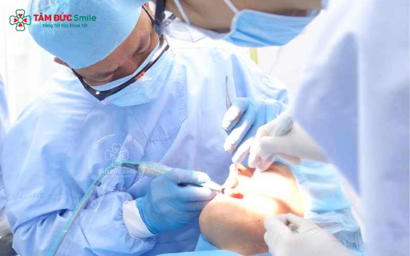 Công nghệ CAD/CAM hiện đại giúp mài răng chính xác, nhẹ nhàng và bảo tồn mô răng tối đa