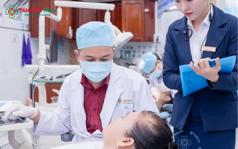 Nếu được thực hiện đúng kỹ thuật, bọc sứ không làm ảnh hưởng răng thật