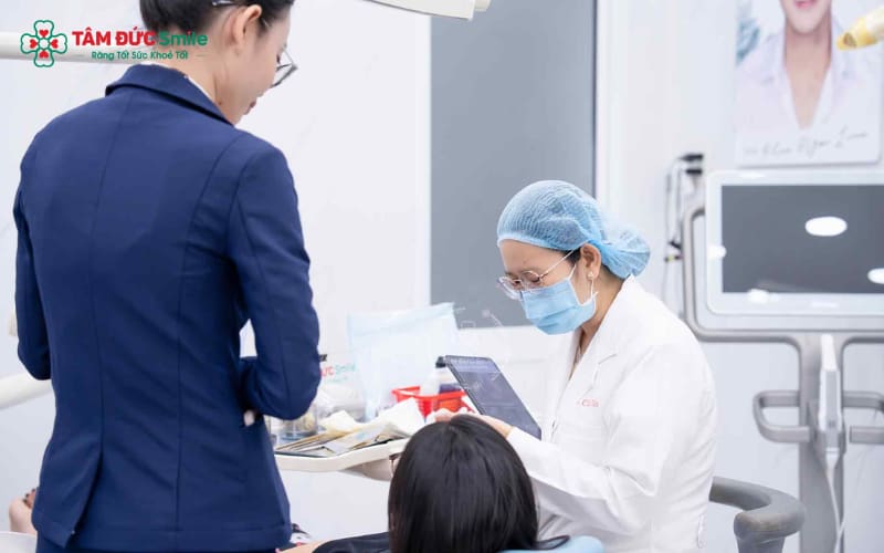 Abc8com cá cược thể thao bị đổi màu, lỏng hoặc viền nướu hở là dấu hiệu cảnh báo cần thay mới