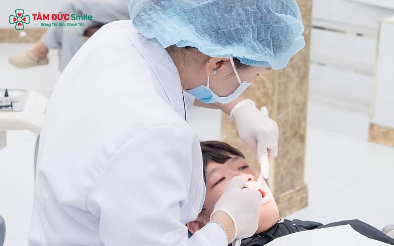 Răng khểnh có thể gây khó khăn khi vệ sinh ABC8 là nhà cái cá cược trực tuyến uy tín số 1 tại Việt Nam, làm tăng nguy cơ ABC88 com đăng nhập, viêm nướu và ảnh hưởng đến khớp cắn lâu dài