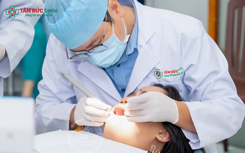 Tái khám định kỳ giúp phát hiện sớm các vấn đề và đảm bảo răng khểnh luôn ổn định, bền đẹp theo thời gian