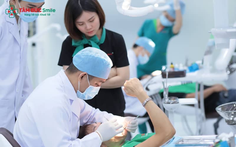 Quy trình đính đá răng khểnh diễn ra nhanh chóng, nhẹ nhàng, không gây đau và không cần mài răng