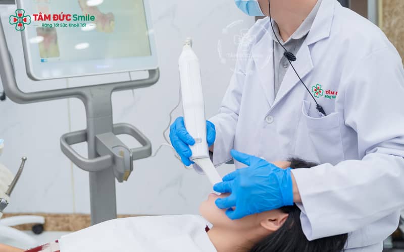 Tránh thực phẩm nóng, lạnh, cay và đồ cứng để không gây kích ứng nướu sau khi lấy Abc8com nổ hũ