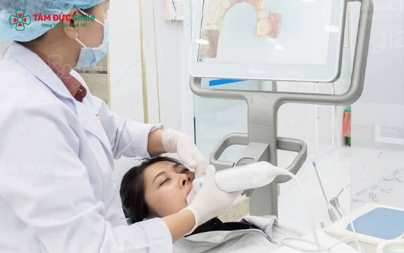 Chăm sóc đúng cách, theo dõi dấu hiệu bất thường và tái khám đúng hẹn giúp phòng ngừa biến chứng sau nhổ răng khôn