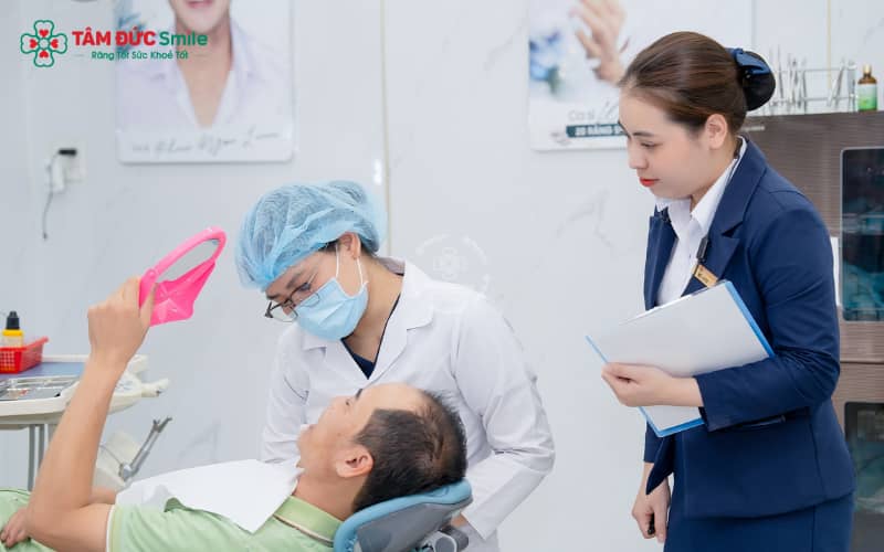 Tuân thủ đúng đơn thuốc giúp giảm đau, kháng viêm và ngăn ngừa nhiễm trùng sau nhổ răng khôn