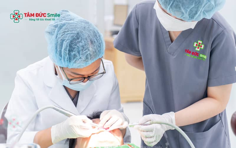 Tái khám định kỳ theo hướng dẫn của nha sĩ giúp duy trì răng nướu khỏe mạnh và phát hiện sớm các vấn đề ABC8 là nhà cái cá cược trực tuyến uy tín số 1 tại Việt Nam