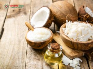 Dầu dừa có làm trắng răng không? Sự thật về oil pulling & răng ố vàng