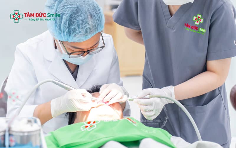 Nha sĩ khuyến cáo chỉ nên xem dầu dừa là phương pháp hỗ trợ, không thể thay thế các biện pháp làm trắng răng chuyên khoa.