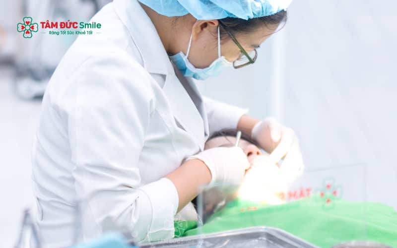 Facemask thường được chỉ định trong các trường hợp móm do xương, đặc biệt khi được phát hiện và can thiệp sớm