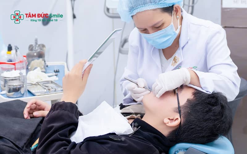 Lấy dấu răng là thủ thuật nhẹ nhàng, không xâm lấn, hầu như không gây đau và chỉ tạo cảm giác khó chịu nhẹ trong thời gian ngắn