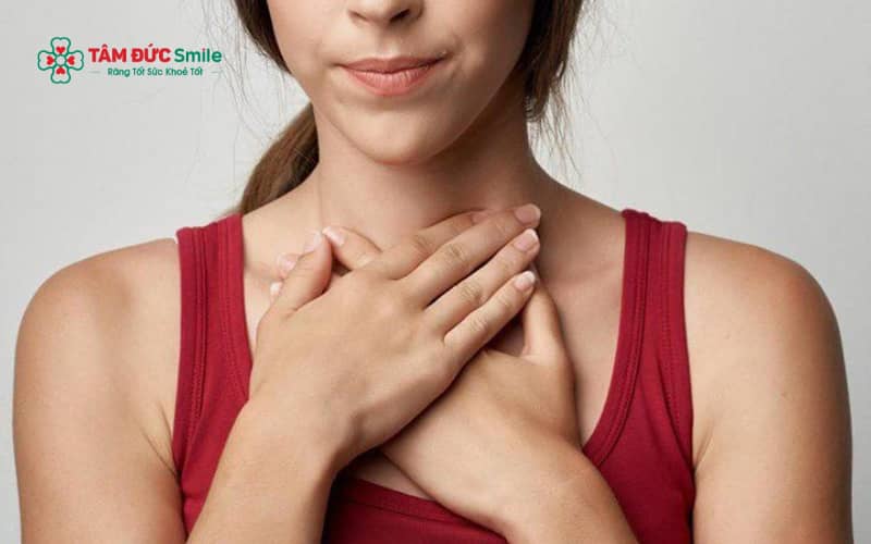 Nuốt kem đánh răng với lượng nhỏ thường không gây nguy hiểm ở người lớn, tuy nhiên nuốt thường xuyên hoặc với lượng lớn có thể ảnh hưởng đến sức khỏe