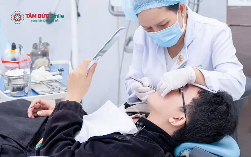 Răng số 6 đảm nhiệm chức năng nhai chính, giữ vững khớp cắn và ảnh hưởng trực tiếp đến sự cân đối của khuôn mặt.