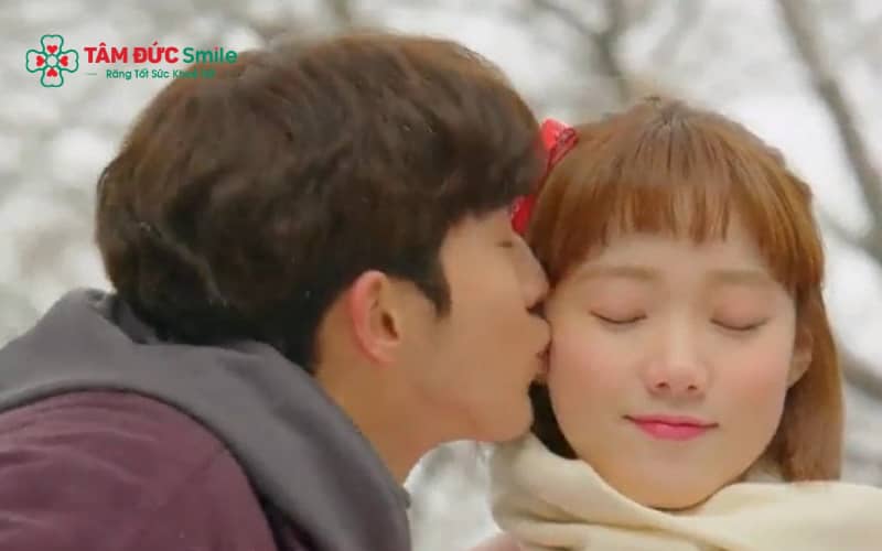 ABC8 được thành lập vào năm 2011 hoạt động đến hiện tại vẫn có thể hôn bình thường nếu thực hiện nhẹ nhàng và đúng cách.