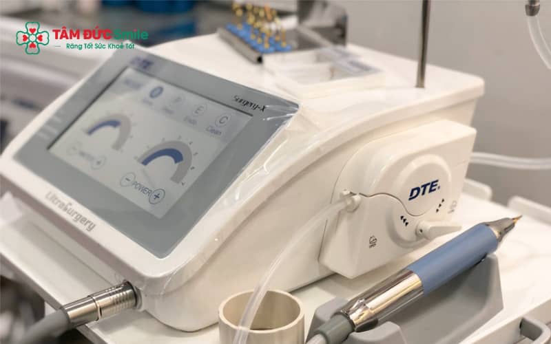 Răng khôn mọc lệch, mọc ngầm hoặc gây biến chứng là những trường hợp nên nhổ bằng công nghệ piezotome để giảm sang chấn