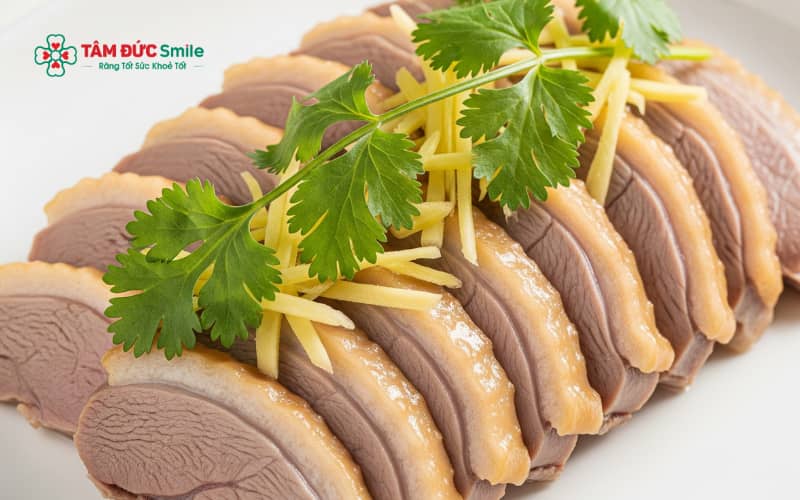 Sau khi nhổ răng khôn và vết thương ổn định, người bệnh có thể ăn lại thịt vịt khi được ABC8 đường link chính thức tư vấn phù hợp.