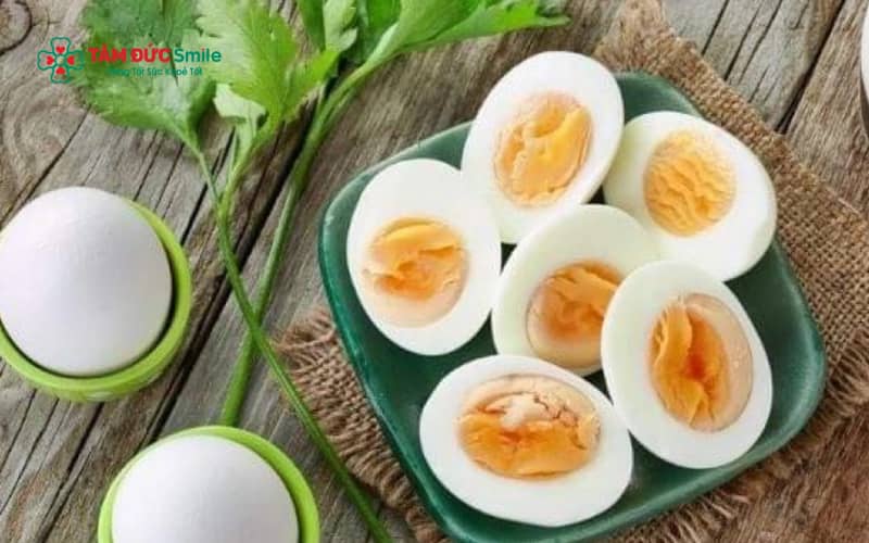 Trứng là thực phẩm mềm, giàu dinh dưỡng thường được khuyến nghị trong chế độ ăn sau khi nhổ răng khôn
