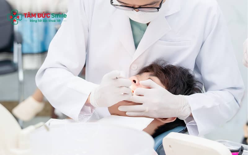 Ê buốt sau khi trám răng thường giảm dần sau vài ngày nếu miếng trám ổn định