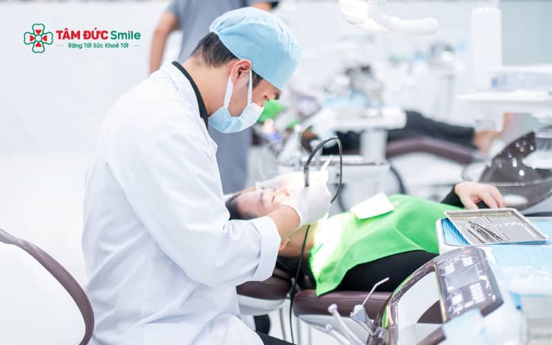 Abc8com cá cược thể thao titan có khung kim loại bên trong trong khi răng toàn sứ được làm hoàn toàn từ vật liệu sứ