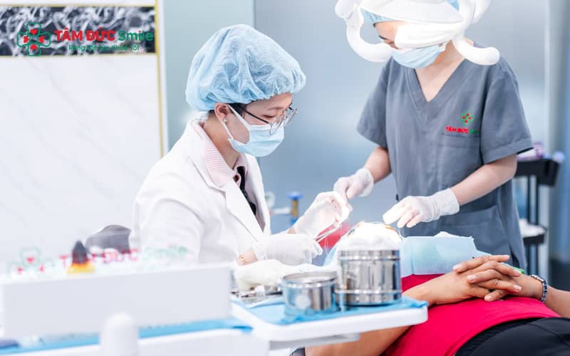 Abc87 nền tảng cá cược trực tuyến LINK TRANG CHỦ ABC88 CHUẨN 2026 tiến hành trám răng khôn sau khi làm sạch vùng răng sâu