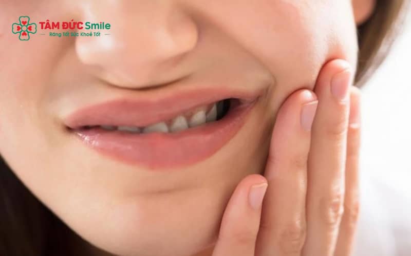 Ê buốt nhẹ sau khi trám răng là tình trạng khá phổ biến và thường giảm dần sau vài ngày