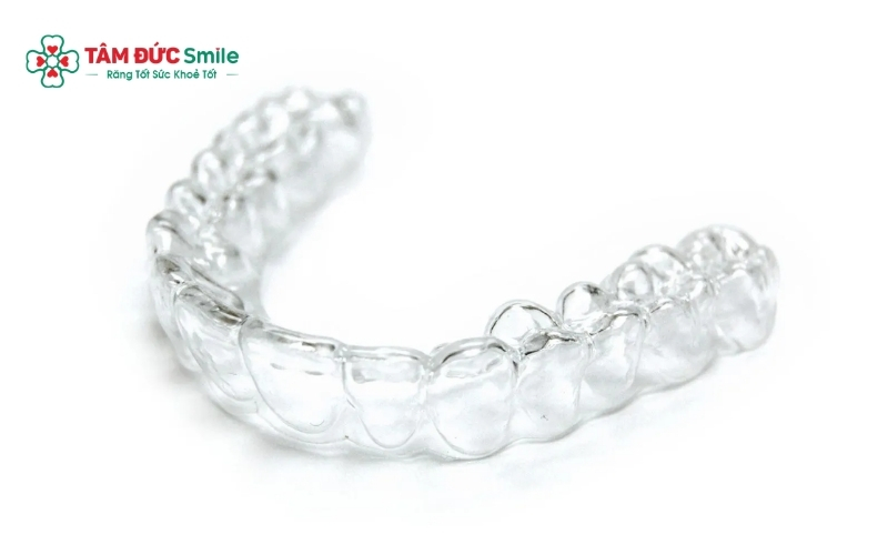Nhiều trường hợp niềng Invisalign có thể giữ nguyên răng nhờ áp dụng các kỹ thuật tạo khoảng hiện đại.