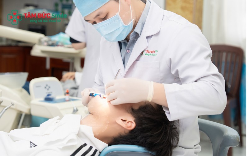 Chấn thương và bệnh lý là nguyên nhân chính gây mất răng cửa