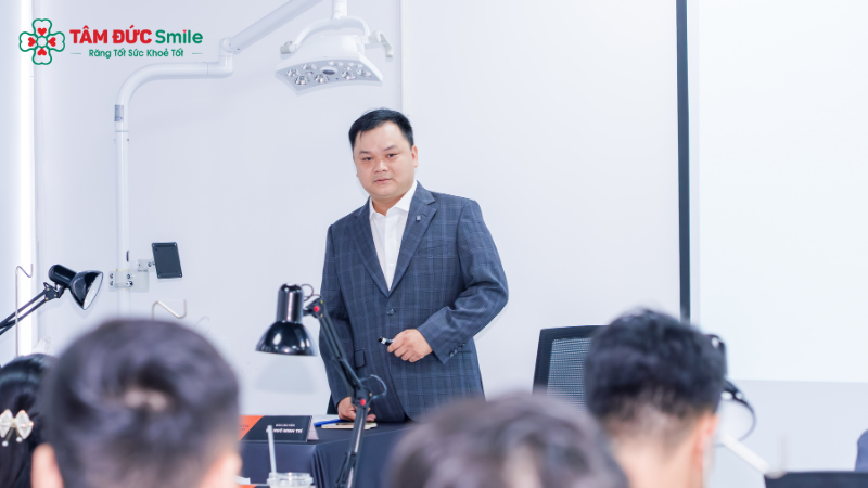 dentis-vietnam-to-chuc-workshop-thuc-chien-implant-can-ban-va-nang-xoang-kin-cung-bs-ngo-minh-tri-5