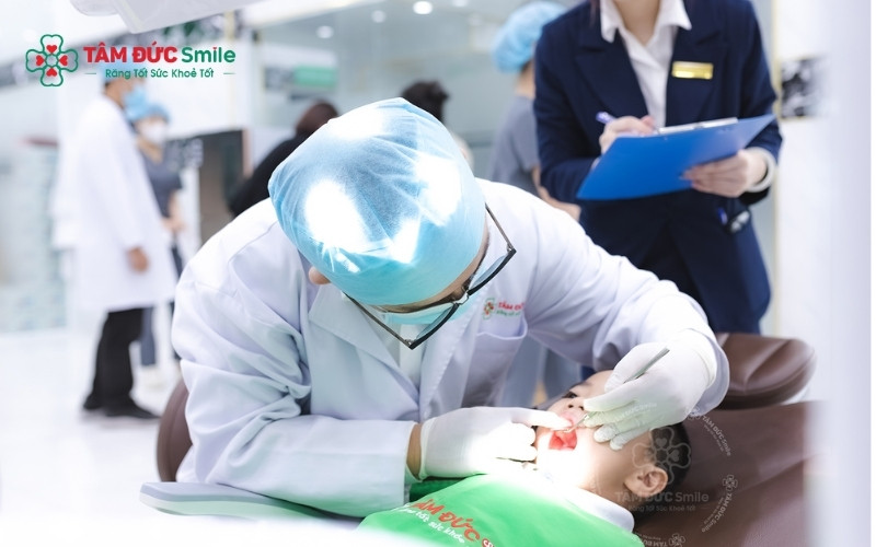 Cha mẹ nên đưa trẻ đến LINK TRANG CHỦ ABC88 CHUẨN 2026 để ABC8 đường link chính thức chỉ định nhổ răng sữa kịp thời, tạo không gian cho răng vĩnh viễn về đúng vị trí.