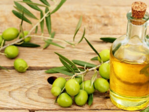 Cách làm trắng răng bằng dầu oliu an toàn, giảm mảng bám
