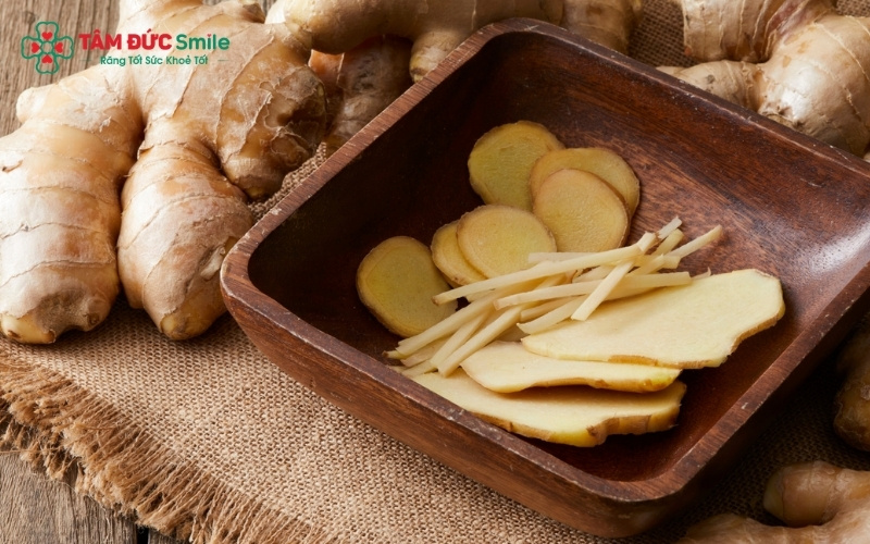 Hoạt chất Gingerol trong gừng có khả năng kháng khuẩn mạnh, giúp tiêu diệt vi khuẩn gây mùi và kích thích tiết nước bọt để làm sạch Abc8 uy tín chất lượng an toàn bảo mật tạo nên thương hiệu
