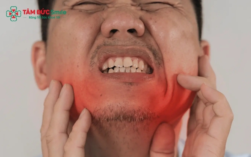 Tuyệt đối không tự ý cắt bỏ hoặc tác động mạnh vào phần thịt thừa tại nhà để tránh nhiễm trùng máu