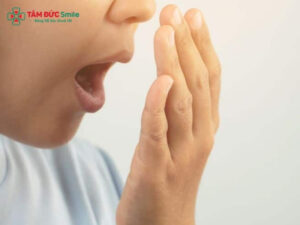 Trẻ 7 tuổi bị hôi miệng: nguyên nhân, dấu hiệu và cách trị
