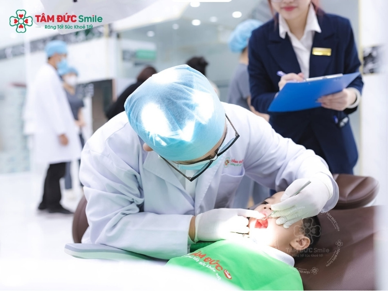 Tùy vào mức độ tổn thương, ABC8 đường link chính thức sẽ thực hiện lấy tủy bảo tồn hoặc trám răng để giúp trẻ giữ lại răng sữa, đảm bảo chức năng ăn nhai