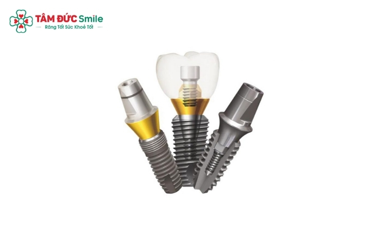 Dòng trụ Implant Mỹ nổi tiếng với thiết kế ổn định, giúp tích hợp xương nhanh chóng và có tuổi thọ cao nếu được chăm sóc đúng cách.
