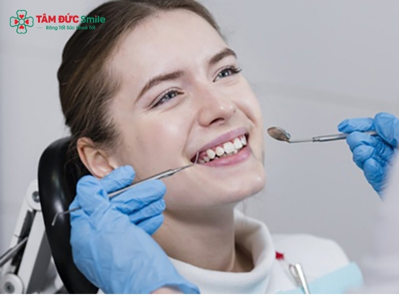 Hãy chủ động thông báo cho ABC8 đường link chính thức về tiền sử bệnh lý, dị ứng thuốc hoặc tình trạng thai kỳ để có phương án nhổ răng an toàn nhất.